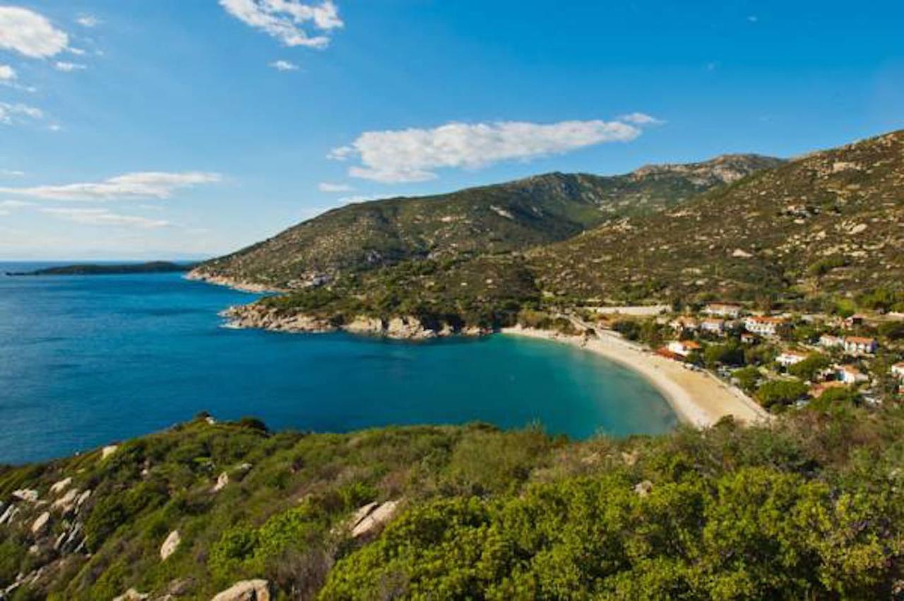 Hotel Baia Imperiale Spiaggia di Cavoli Екстериор снимка